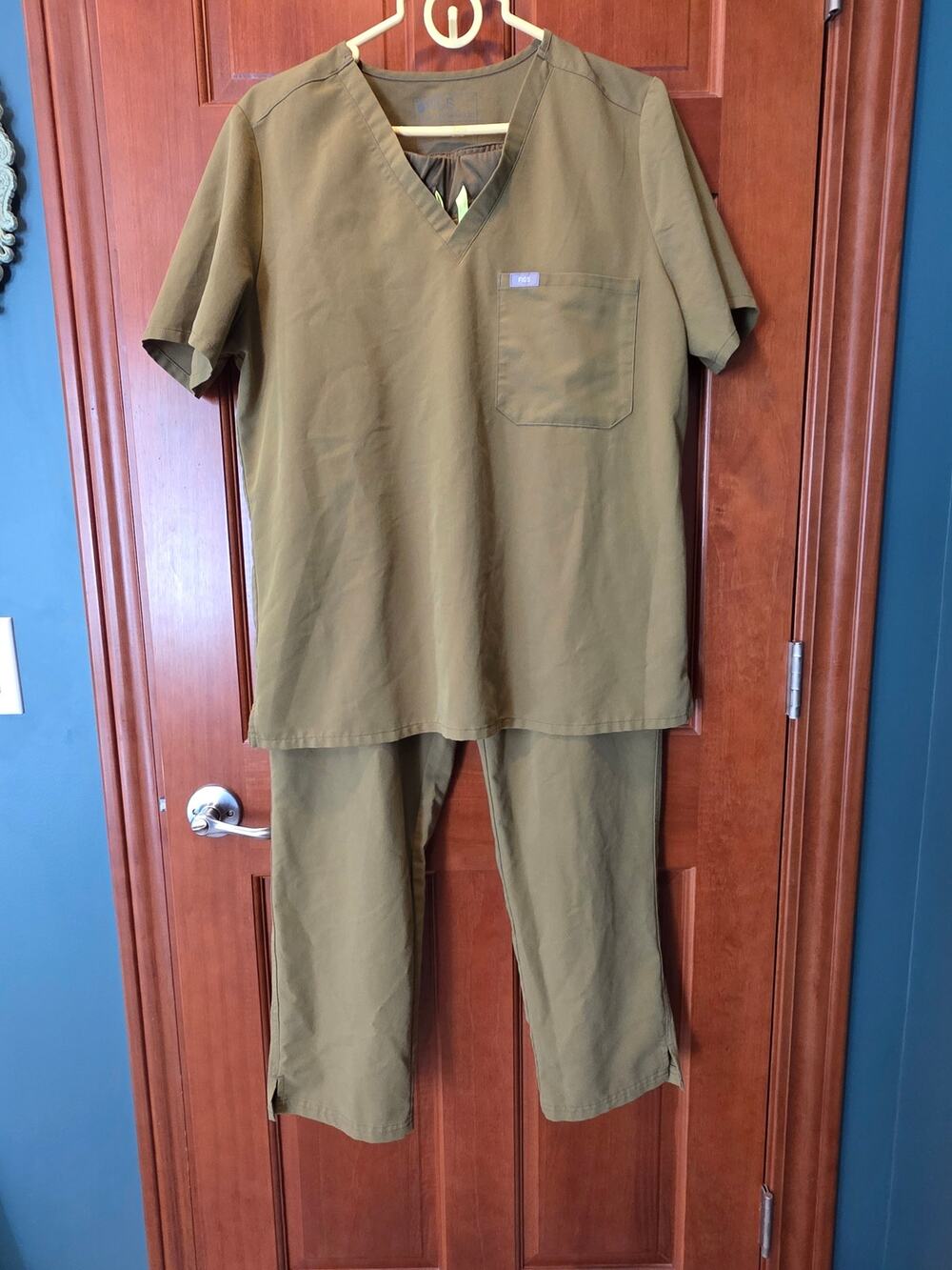 FIGS Yola Pant and Catarina One-Pocket Scrub Top Olive Green Size XL/XXLT